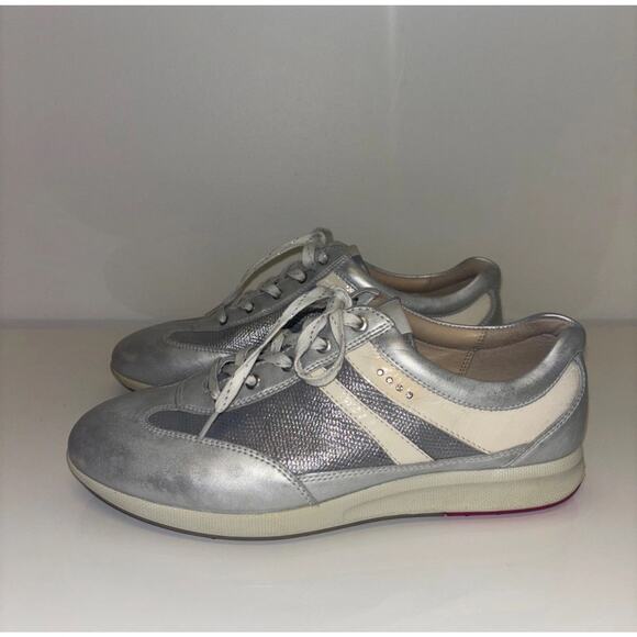 Ecco Golf Shoes Womens Size 8 / 38 Cushioned Silver‎ Leather Sneakers - Picture 1 of 5